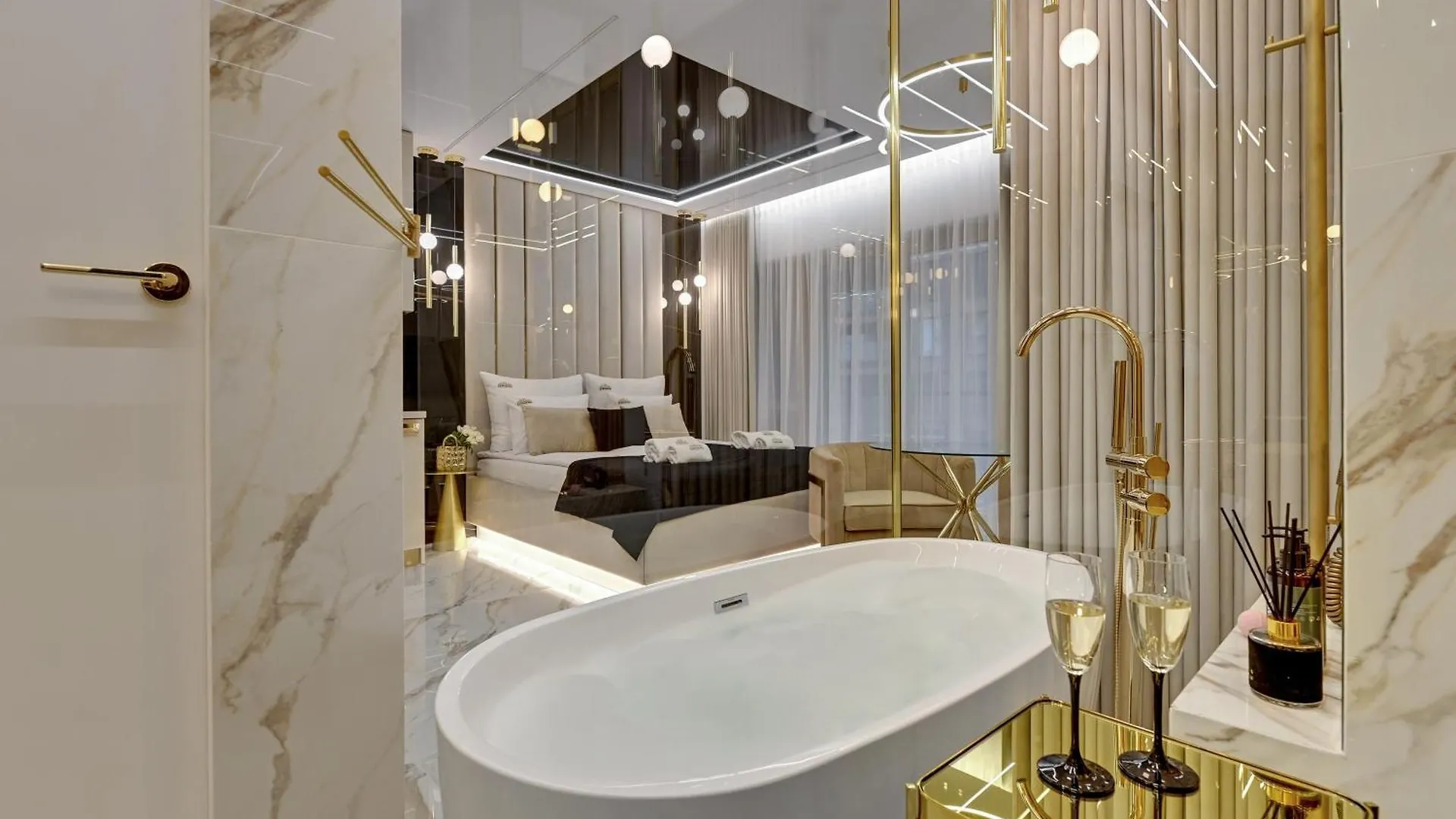 Romantic Stay With Bathtub By Downtown Apartments Gdansk 0*,  Poland