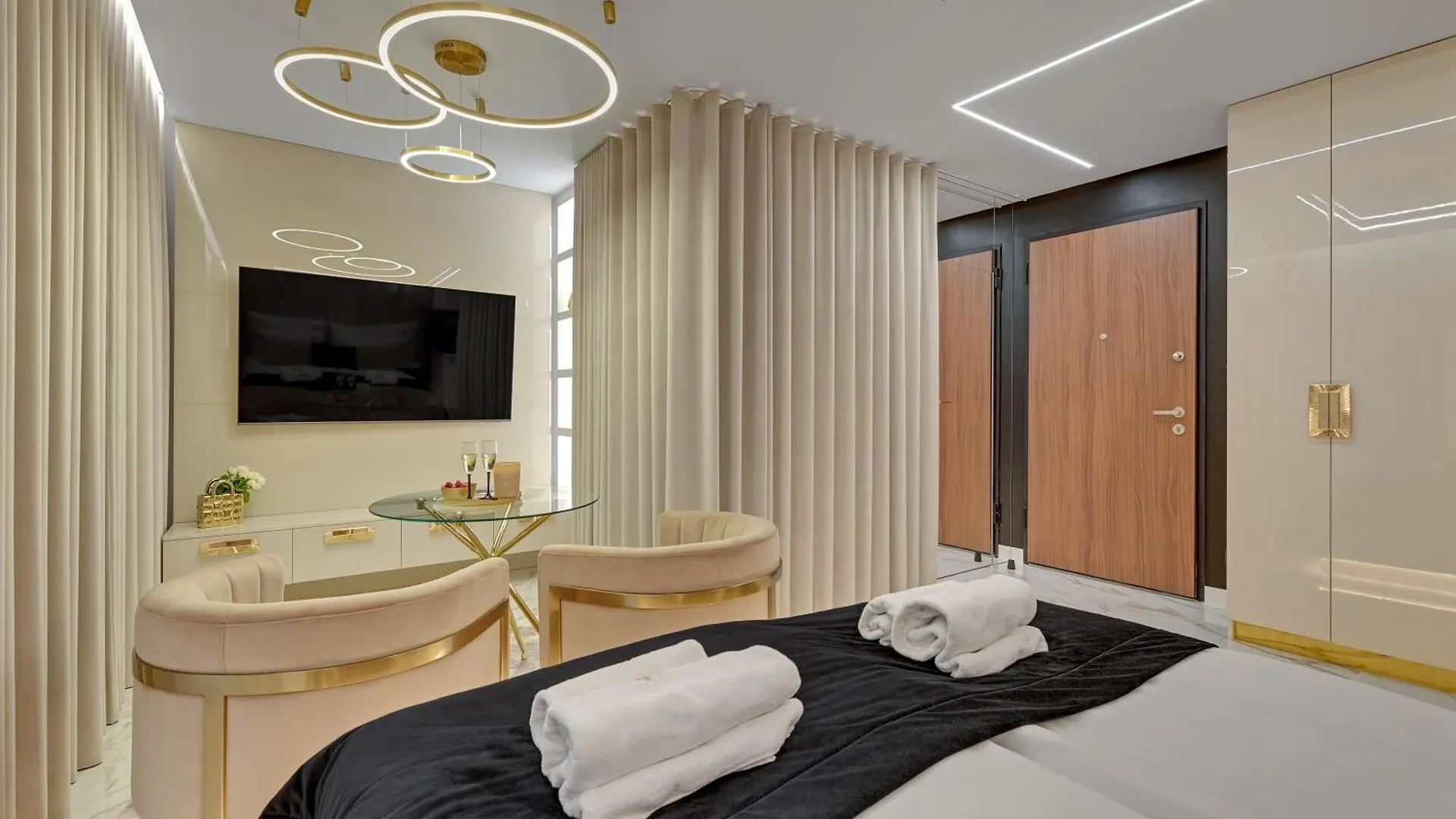 Romantic Stay With Bathtub By Downtown Apartments Gdansk Poland
